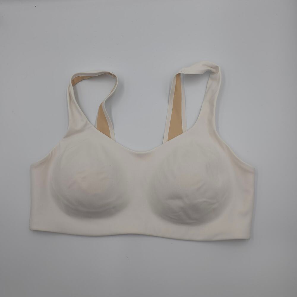 HUUG Daily Embrace Pullover Wireless Bra in White Size M